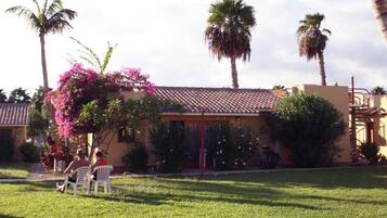 1 slaapkamer, een kluis op de kamer, een bureau, gratis babybedden
