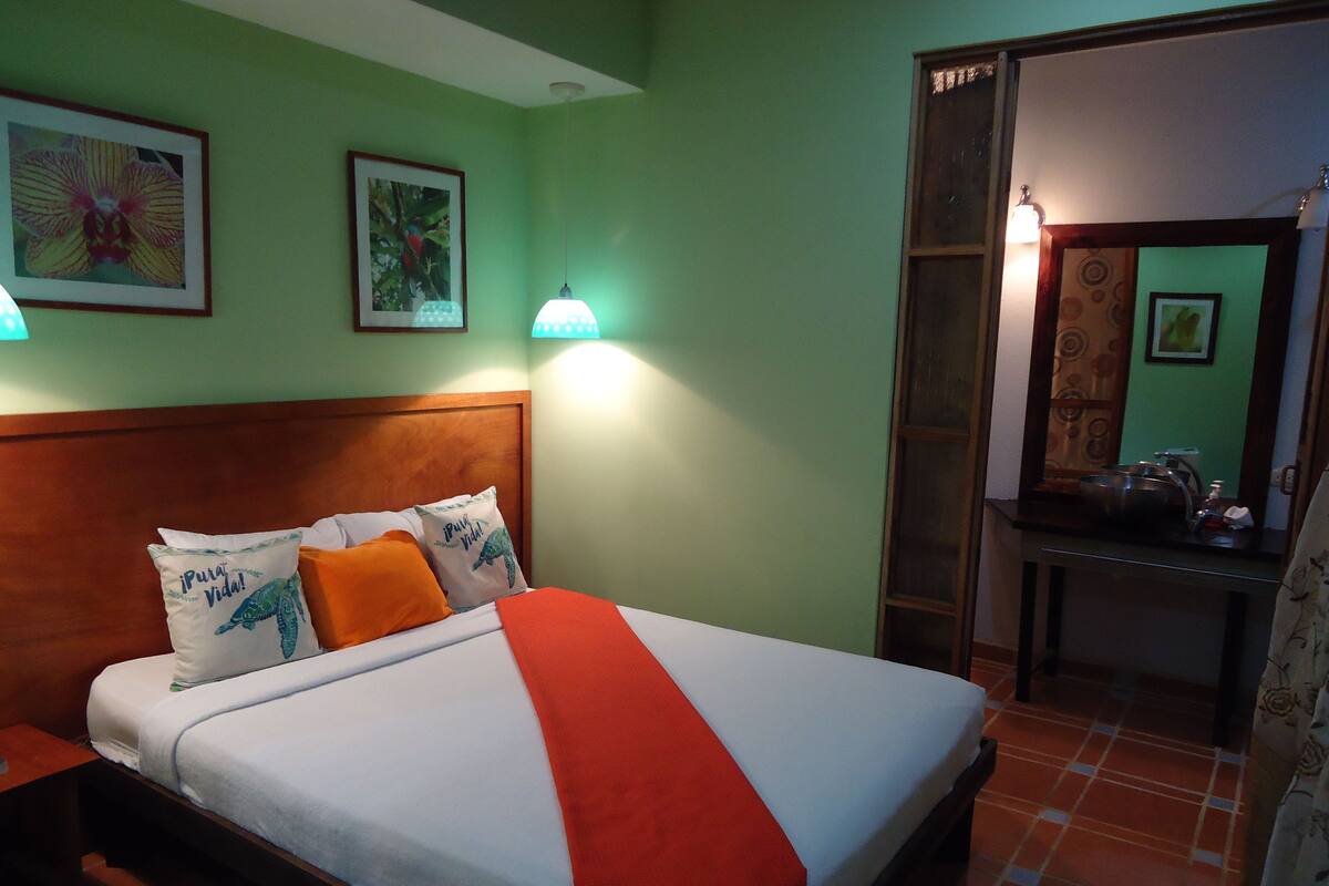 Basic Room, 1 Double Bed (No Windows Room)