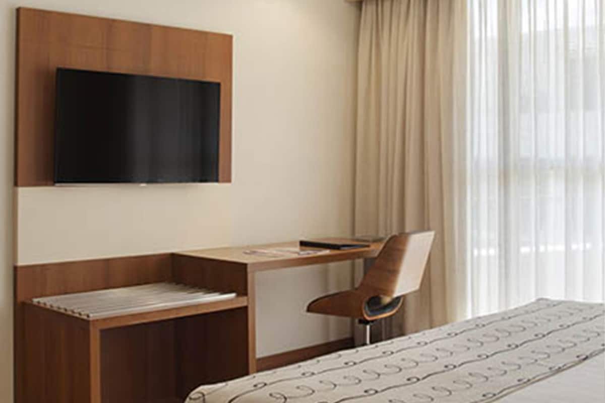 1 soveværelse, minibar, pengeskab på værelset, skrivebord