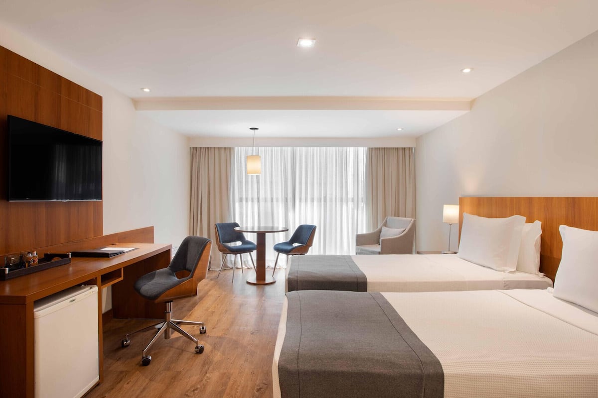 1 soveværelse, minibar, pengeskab på værelset, skrivebord