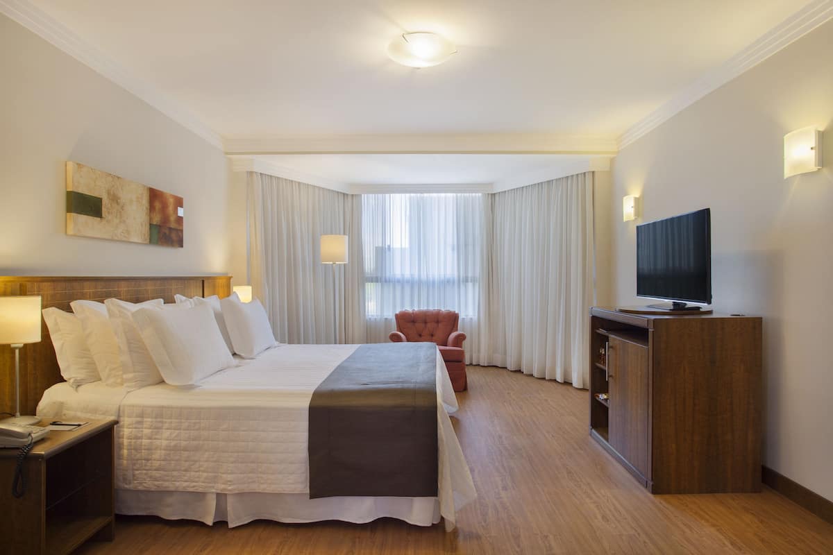 1 bedroom, minibar, in-room safe, desk