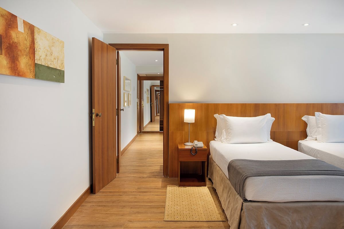 Familieværelse | 1 soveværelse, minibar, pengeskab på værelset, skrivebord