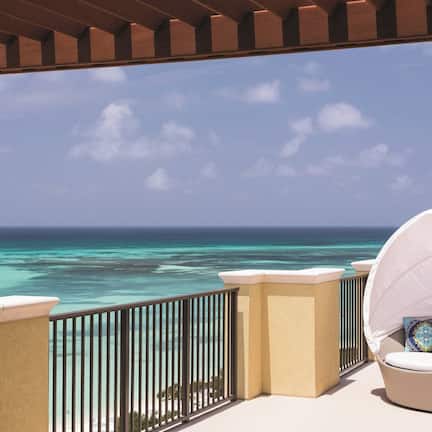 Club Suite, 1 King Bed, Oceanfront | Premium bedding, minibar, in-room safe, desk