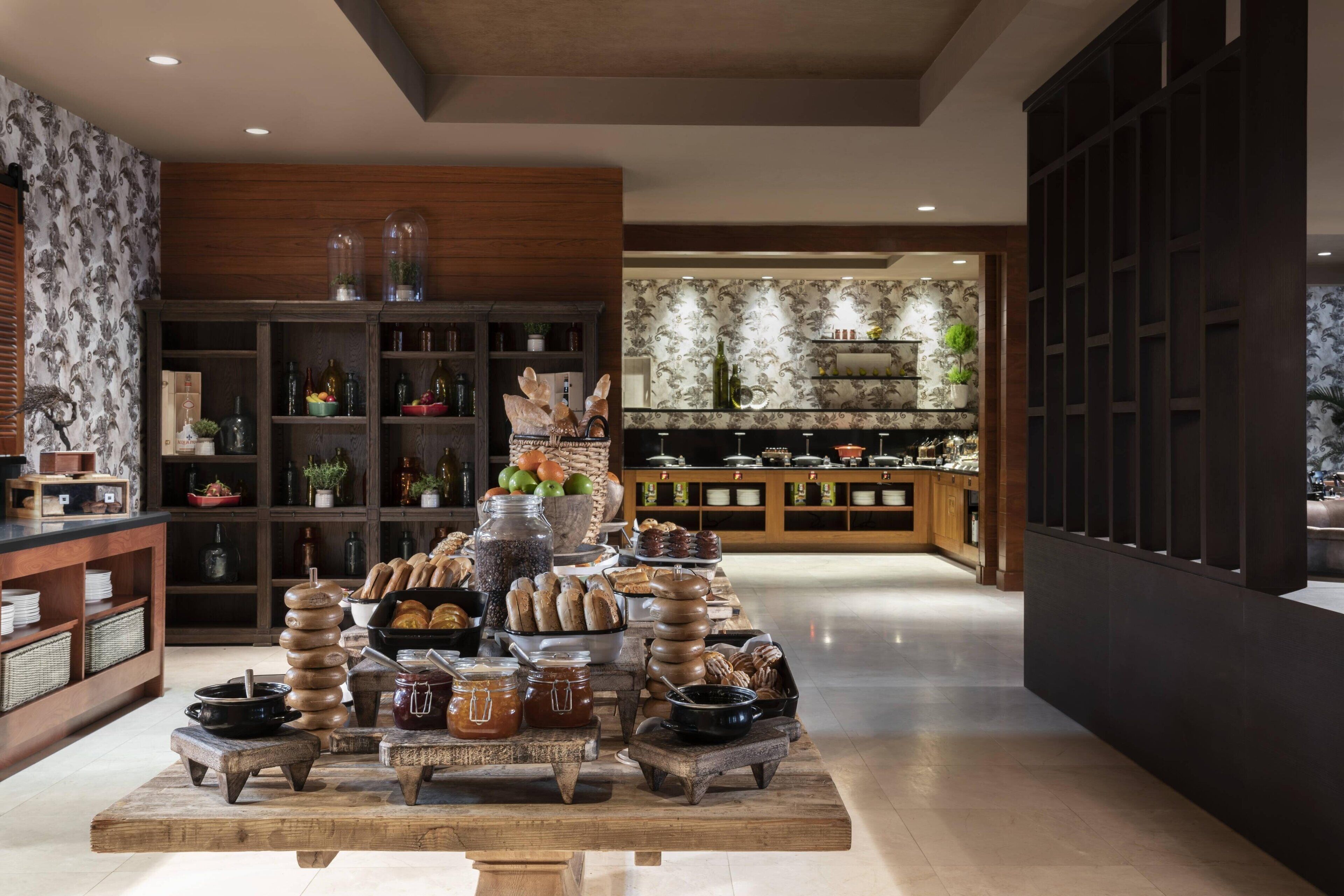 daily buffet breakfast for a fee