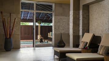 3 bares/lounges, bar ao lado da piscina
