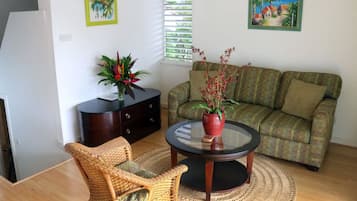 Apartment, 1 Bedroom | Living area