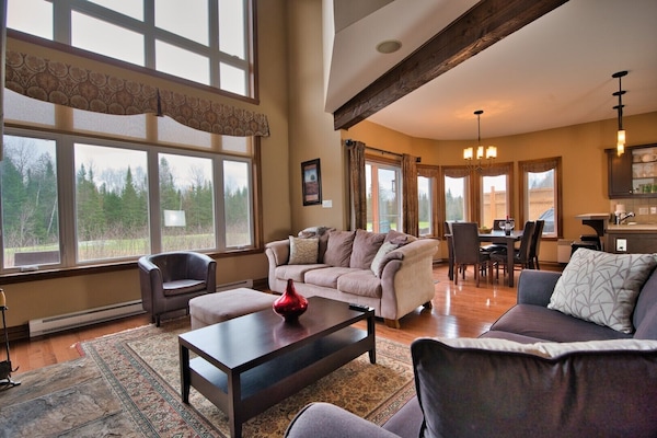 Flat-screen TV, fireplace, DVD player