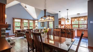 Les Eaux 203-3 , 3 Bedrooms | In-room dining