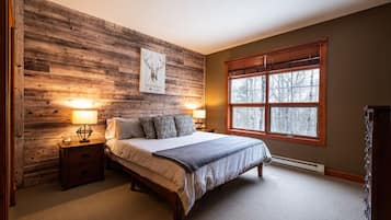 Les Eaux 201-02 | Individually decorated, individually furnished, laptop workspace