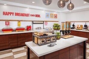 Free daily full breakfast  - Hampton Inn Kimball (Jasper)