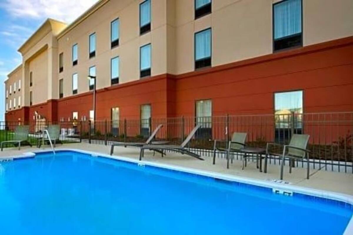 Pool | Seasonal outdoor pool