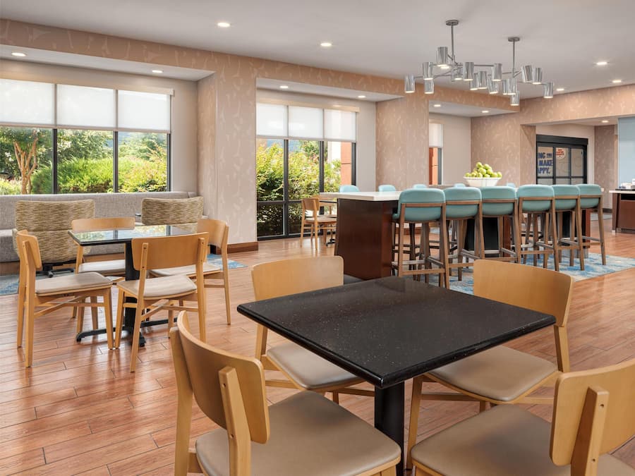 Termasuk sarapan penuh setiap hari