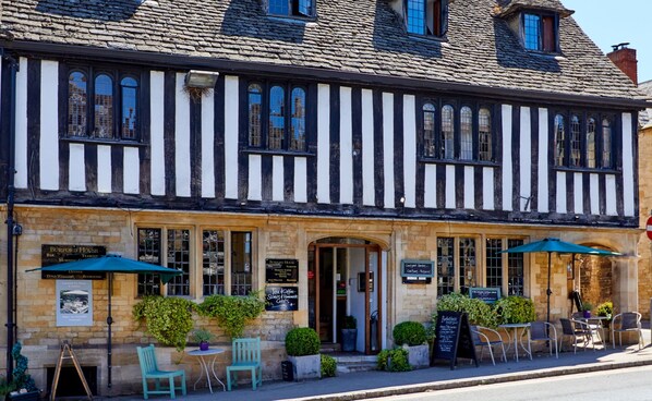 Exterior - Burford House (Burford)