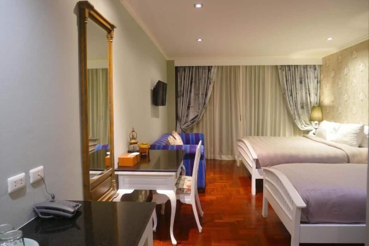 Minibar, lit dâappoint (supplĂ©ment), accĂšs au Wi-Fi (inclus)