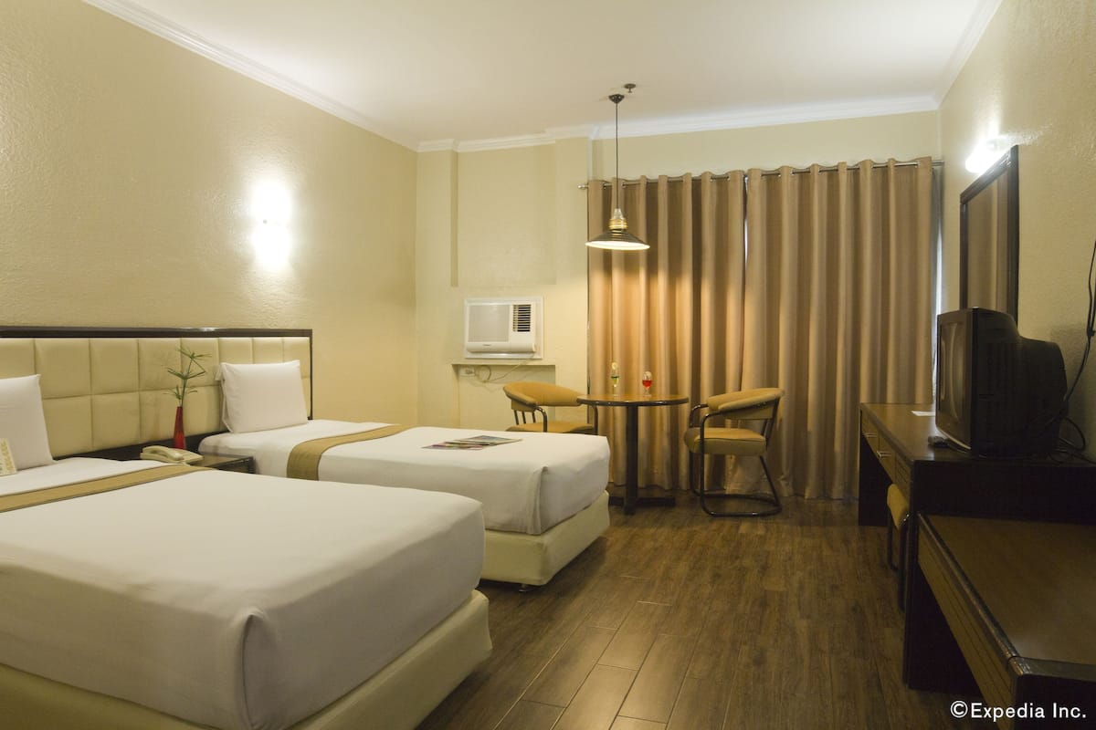 Deluxe Room, 2 Single Beds - Newly Renovated | In-room safe, desk, laptop workspace, blackout drapes