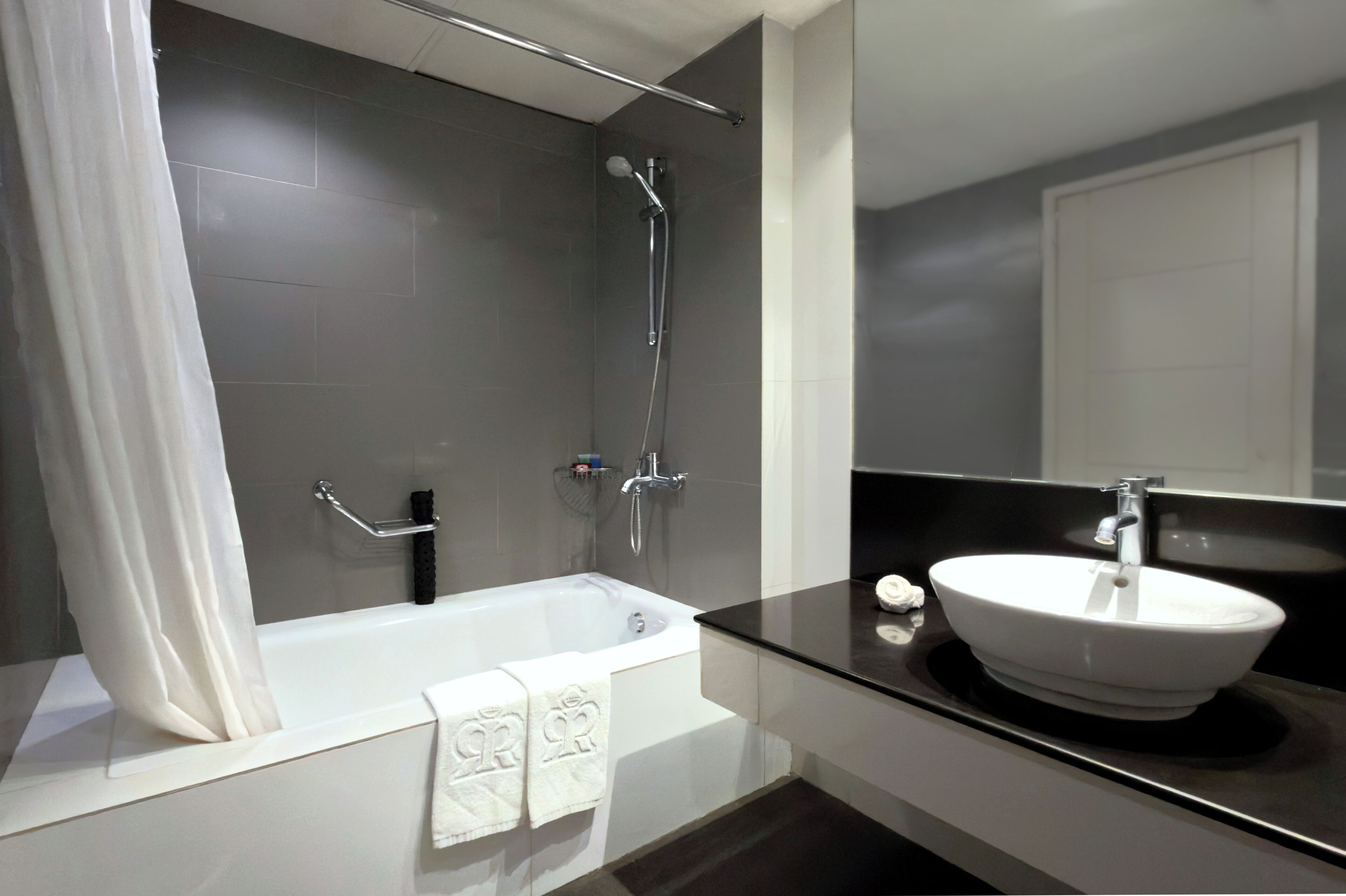 極品雙人房 | 浴室 | 免費盥洗用品、吹風機、坐浴桶、毛巾