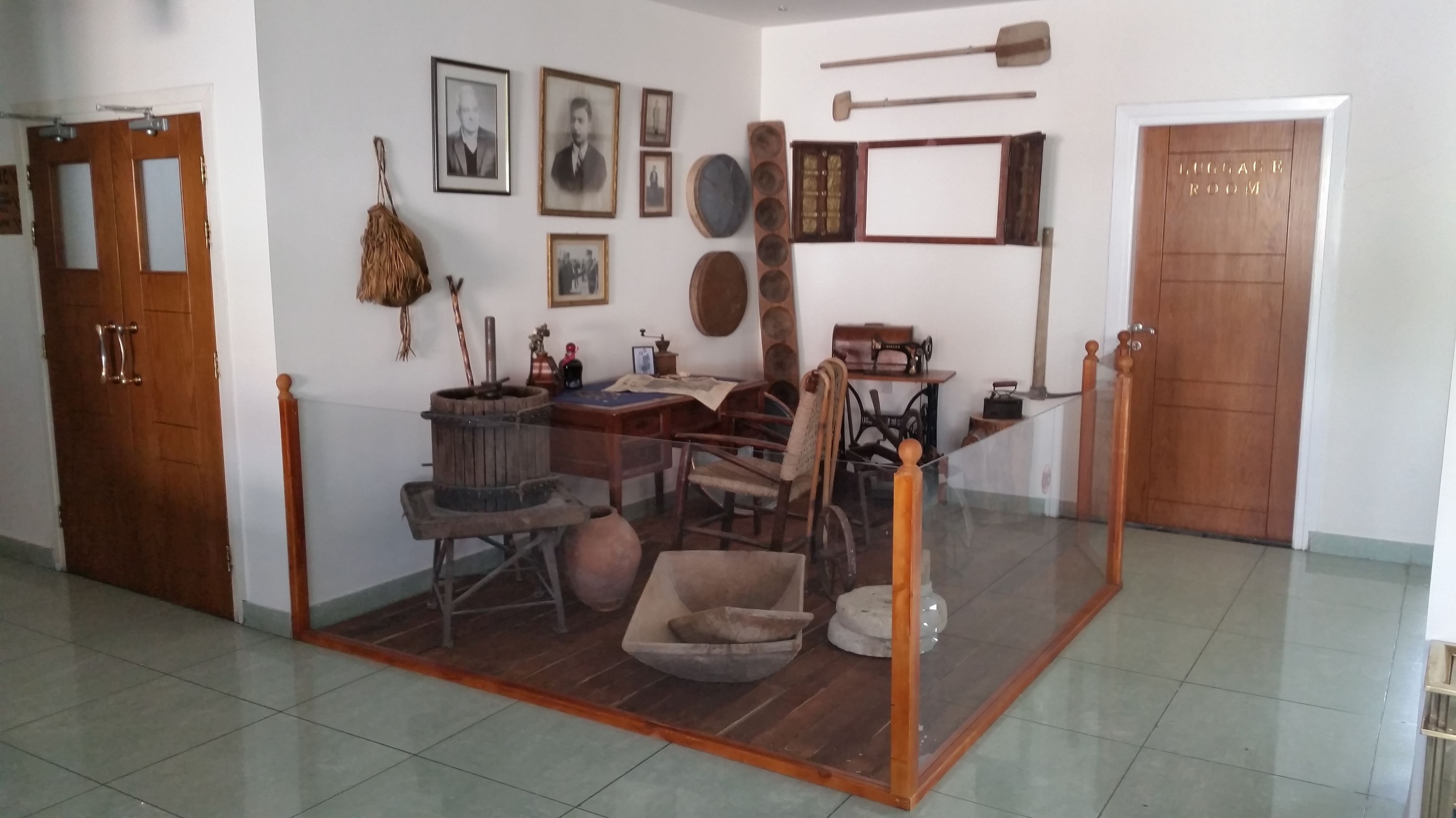 Photo - M. Moniatis Hotel