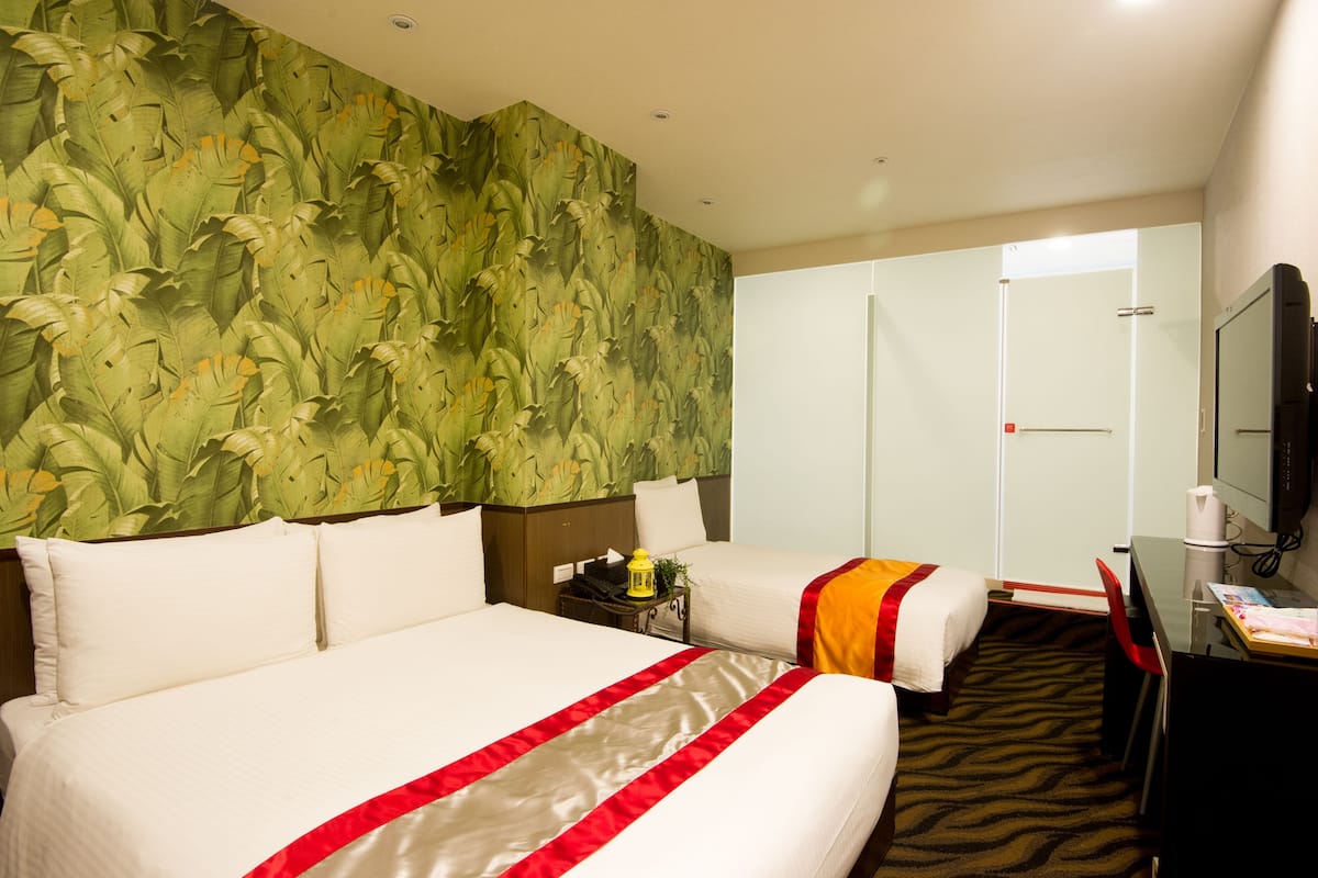 Triple Room | In-room safe, free WiFi, bed sheets