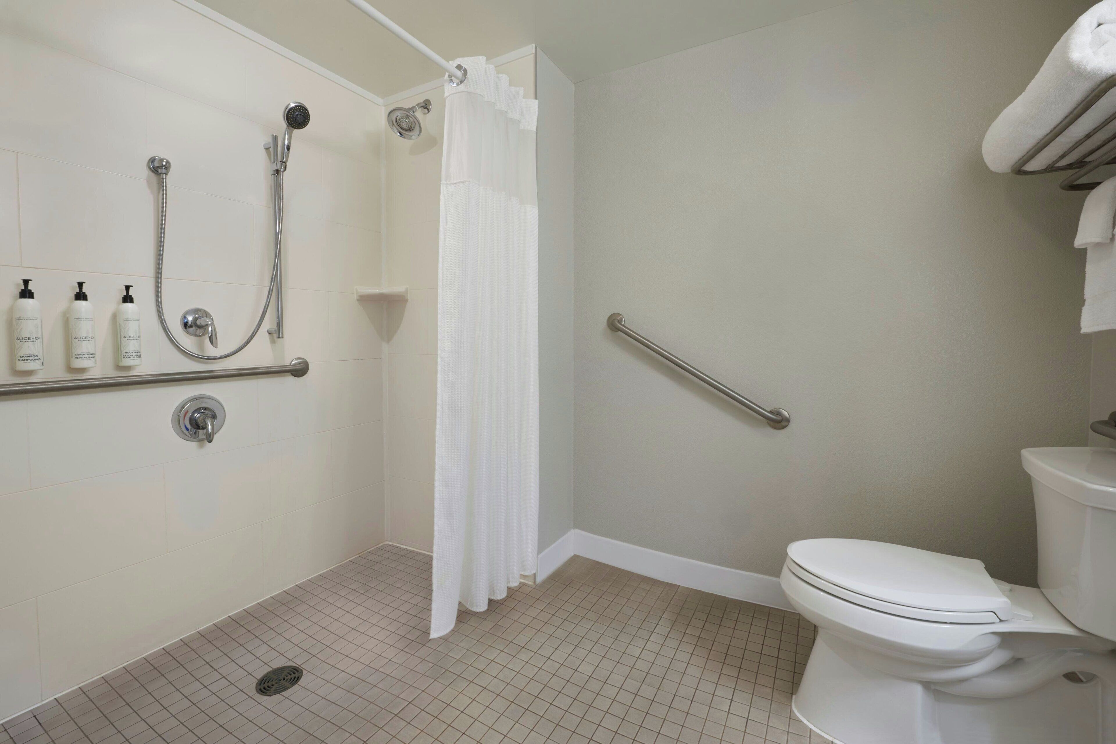 Studio, 1 King Bed with Sofa bed | Bathroom