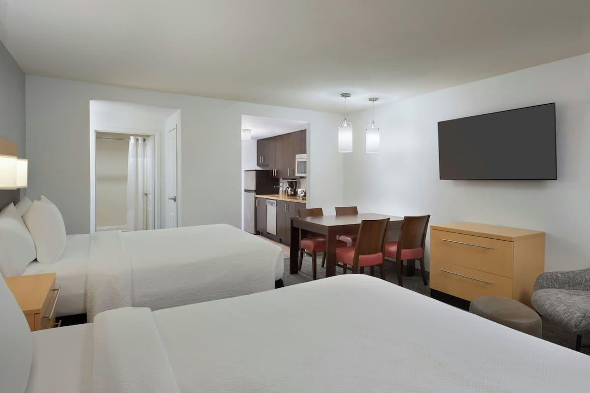 Studio, 2 Queen Beds | Blackout curtains, soundproofing, iron/ironing board, free WiFi