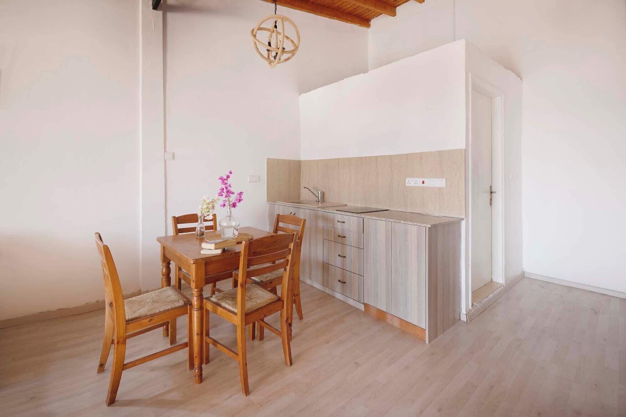 Apartment, 2 Bedrooms | Room amenity