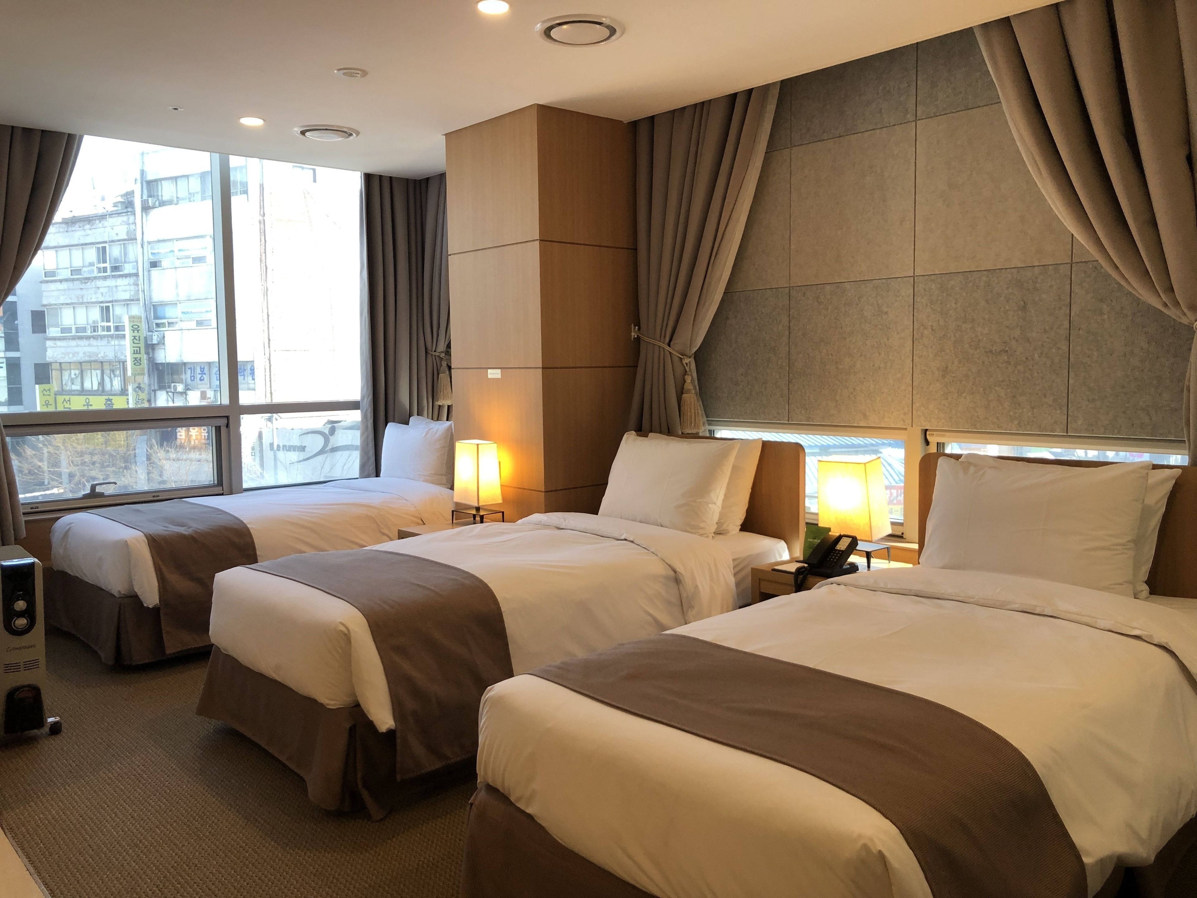 deluxe triple room (lucky box 3set) | in-room safe, iron/ironing board, free wifi