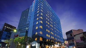 施設の正面