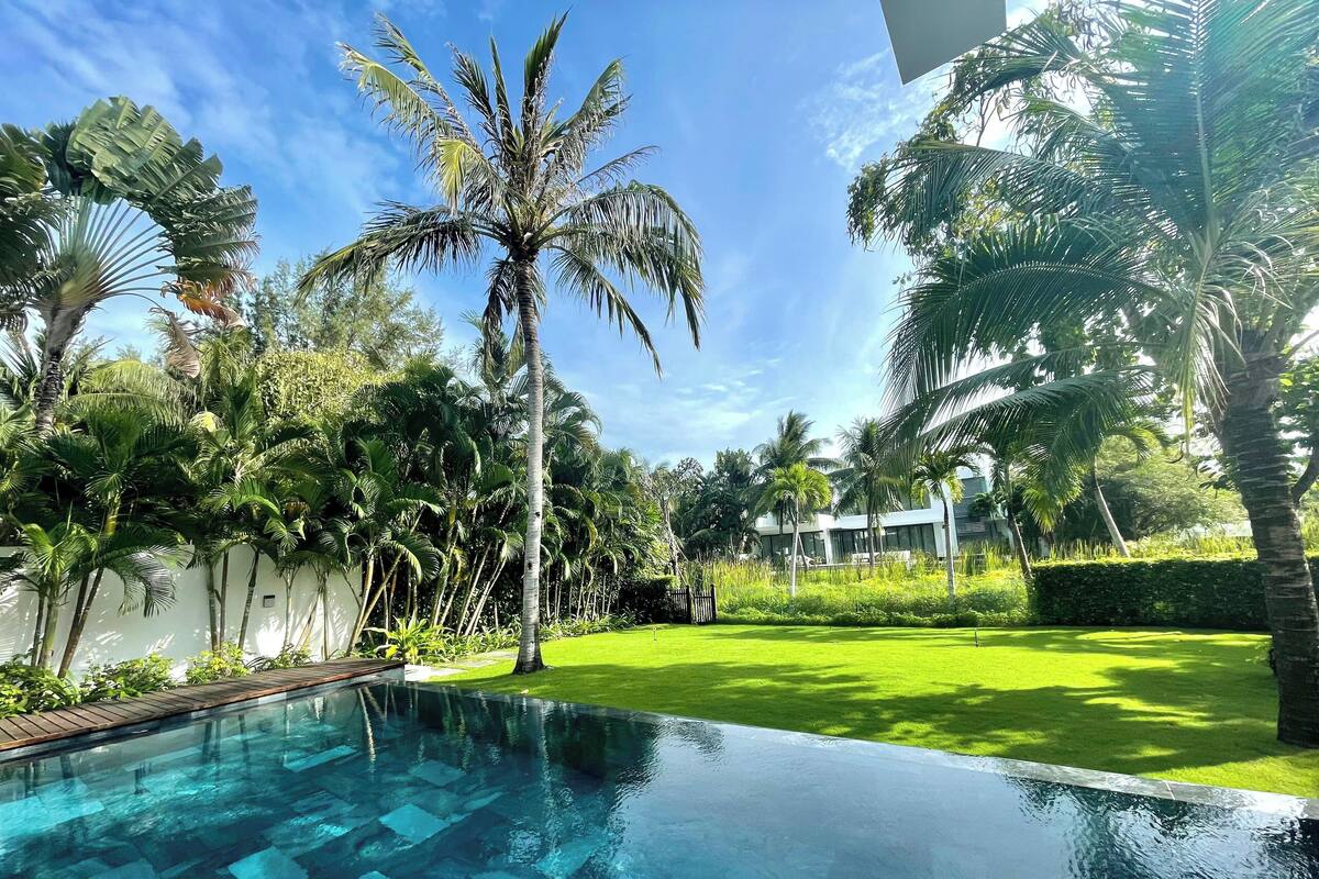Private pool