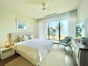 Villa, Strandblick (Beachfront Pool Villa) | 3 Schlafzimmer, Minibar, Zimmersafe, Schreibtisch