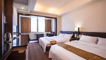 Familienzimmer | Daunenbettdecken, Verdunkelungsvorhänge