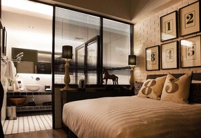 Standard Queen No Window | Premium bedding, minibar, in-room safe, free WiFi