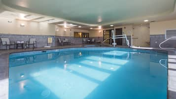 Indoor pool, sun loungers