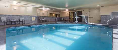 Indoor pool, sun loungers