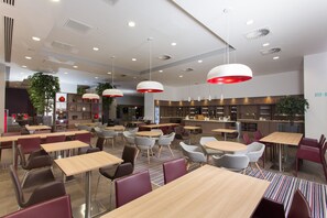 Free daily buffet breakfast  - Staybridge Suites Birmingham by IHG (Birmingham)