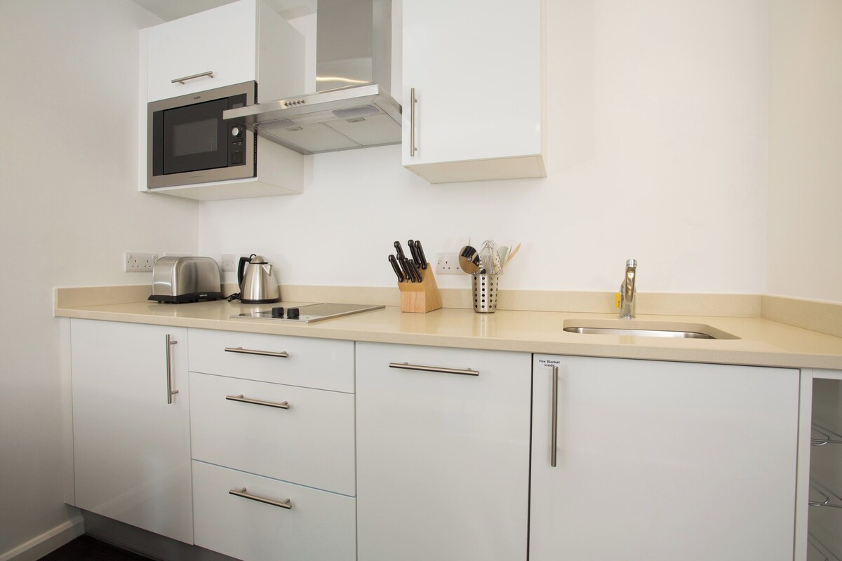 Suite, 1 Bedroom, Kitchen | Room amenity