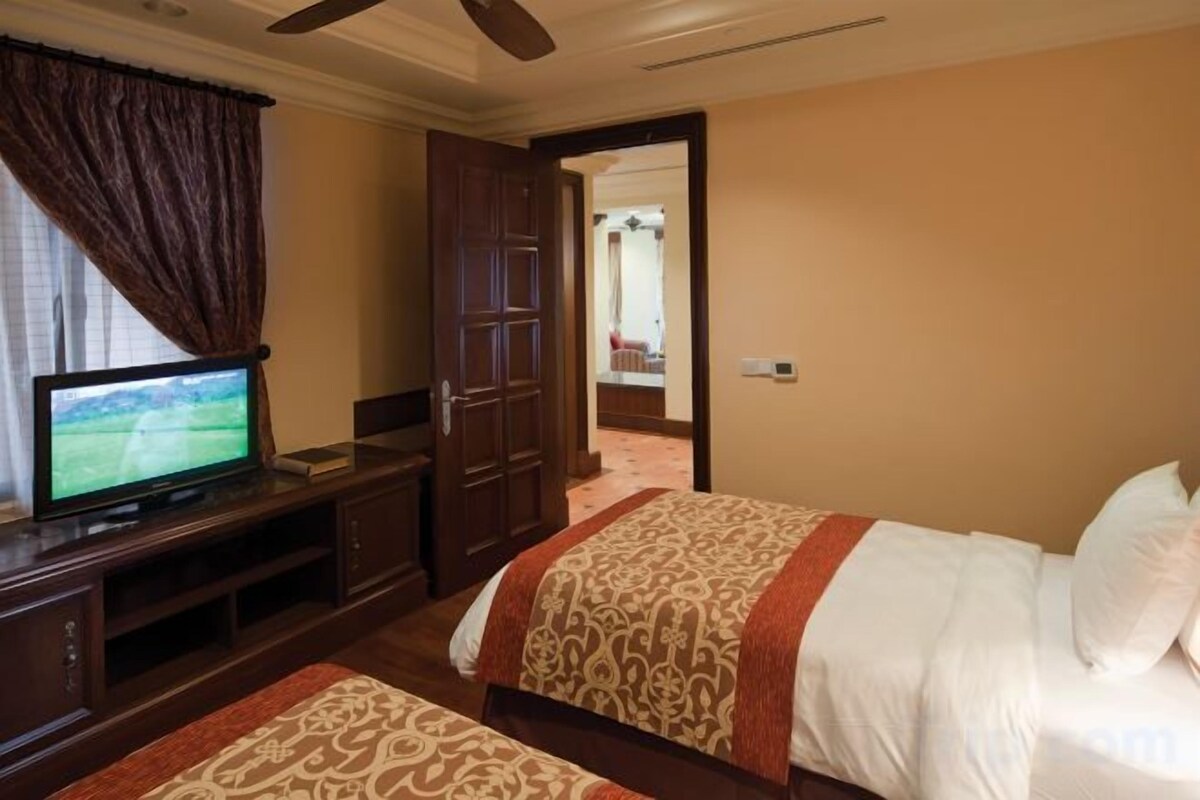 Cubrecamas, colchones Select Comfort y minibar 