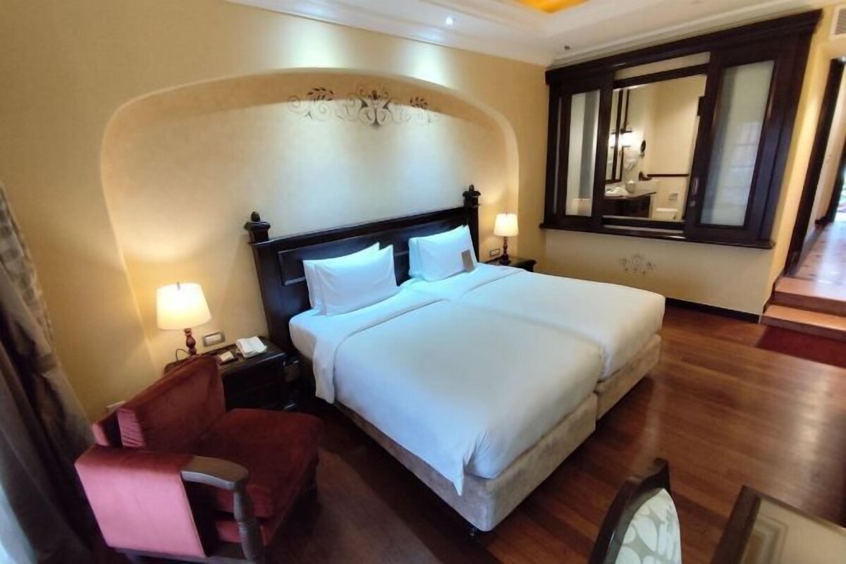 Cubrecamas, colchones Select Comfort y minibar 