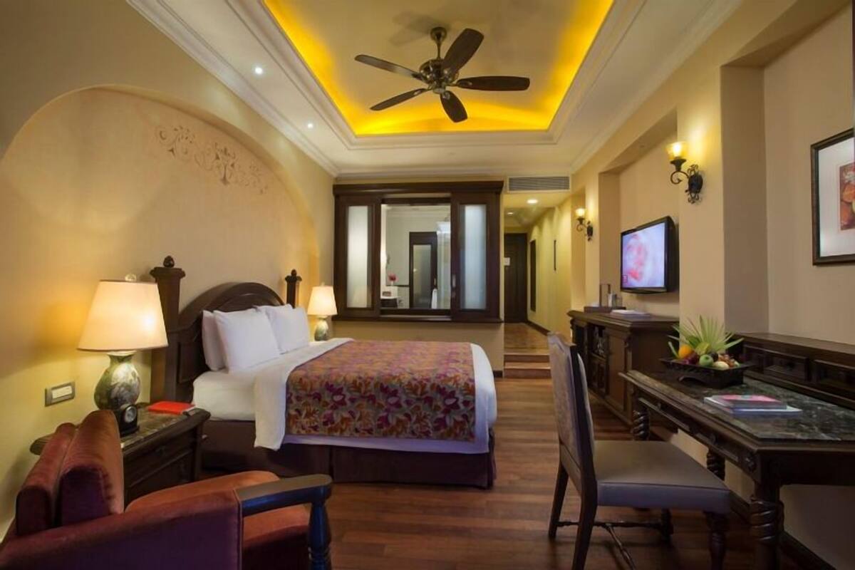 Down duvets, Select Comfort beds, minibar, in-room safe