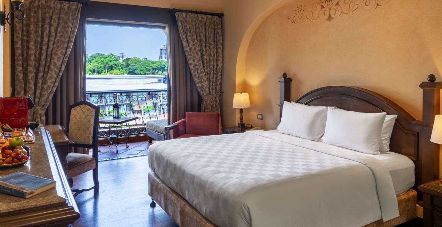 Copriletto in piuma, materassi Select Comfort, minibar