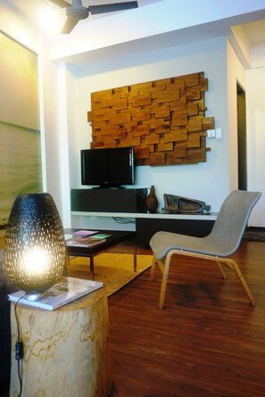 0B | Living area | 32-inch LCD TV with cable channels, TV - LuxeView Hotel (Boracay Island)