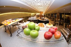 Breakfast, lunch and dinner served - Al Mutlaq Hotel (Riyadh)