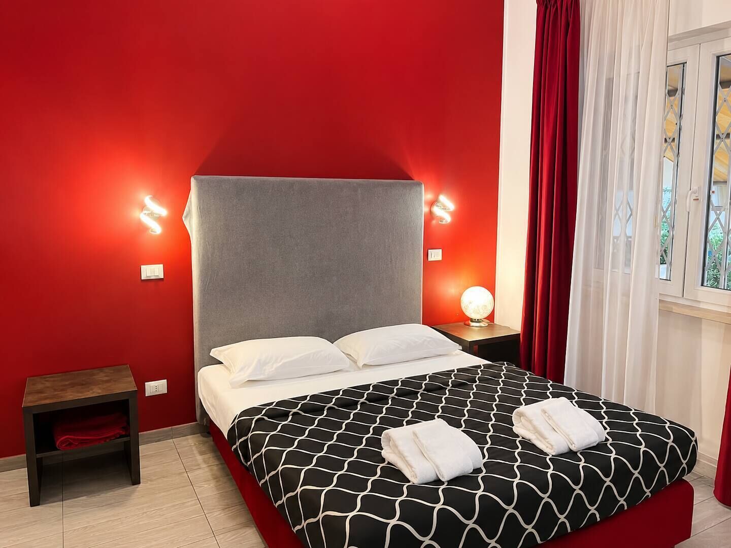 Klassieke kamer | Luxe beddengoed, donzen dekbedden, een minibar, een kluis op de kamer