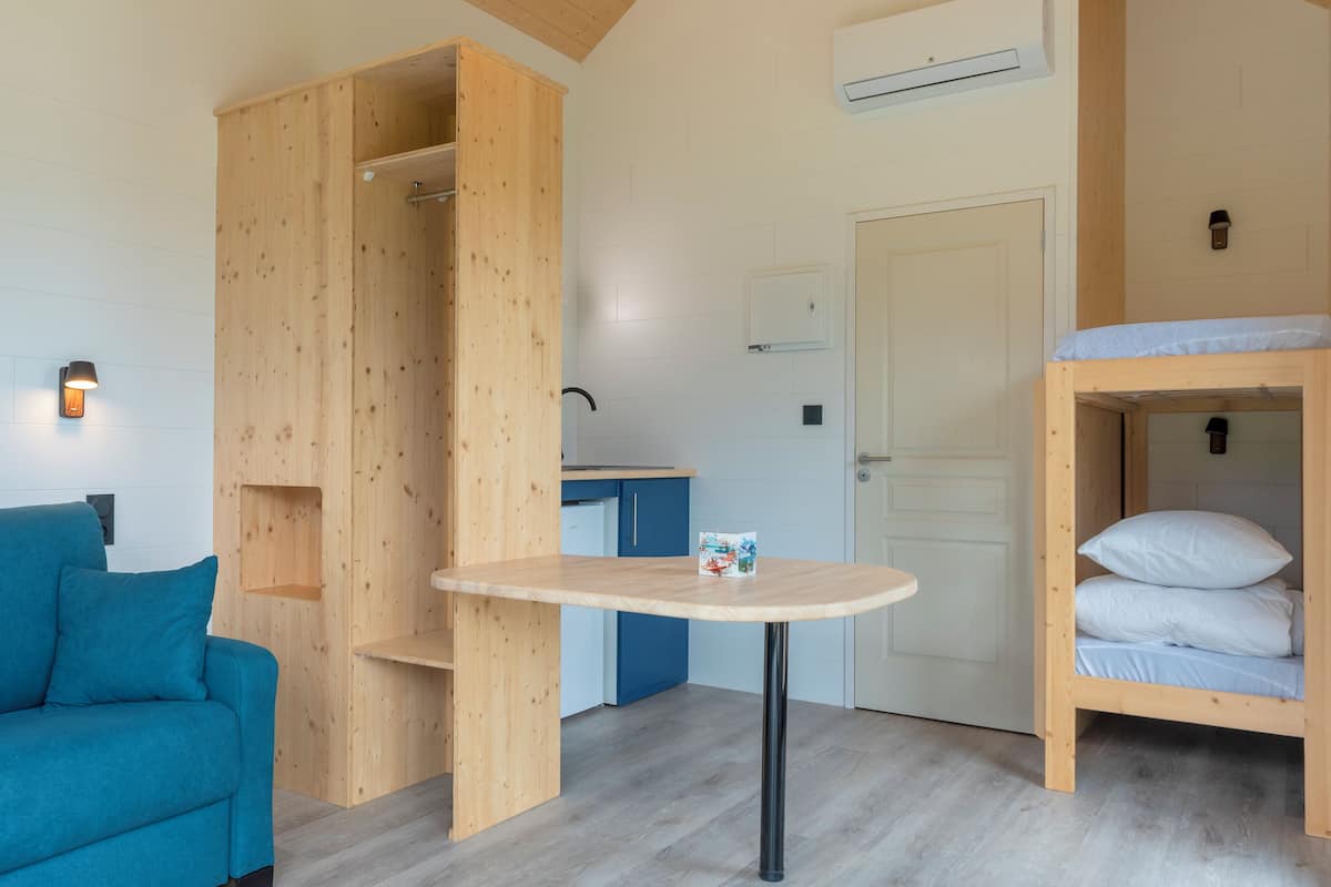 2 habitaciones, ropa de cama de alta calidad y cortinas blackout