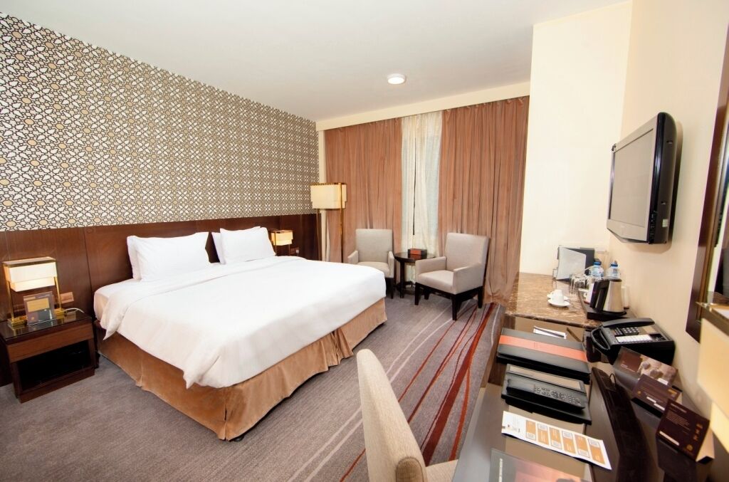 Minibar, in-room safe, soundproofing, iron/ironing board