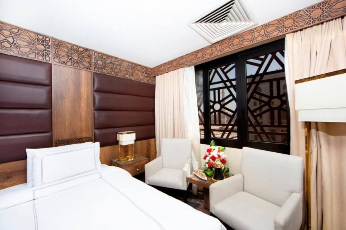 Minibar, in-room safe, soundproofing, iron/ironing board