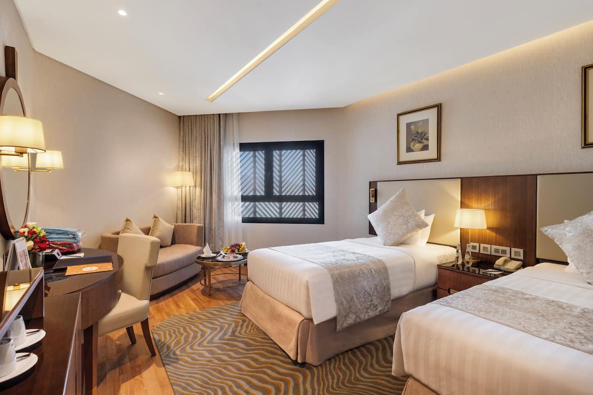Standard Room, City View | Hypo-allergenic bedding, minibar, in-room safe, desk