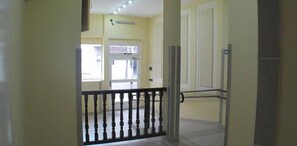 Pillowtop beds, free WiFi, bed sheets - Los Cedros Hotel (Buenos Aires)