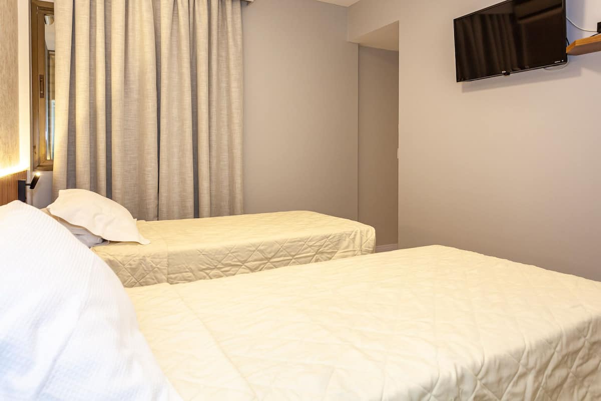 Premium Single Room | 1 bedroom, minibar, in-room safe, soundproofing