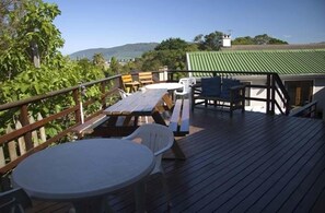 Terrace/patio - Island Vibe Knysna Hostel (Knysna)