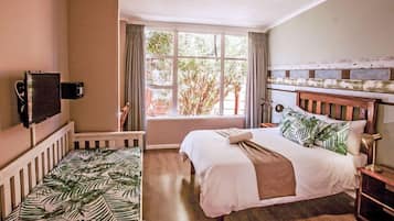 Double Room (en-suite 8) | 1 bedroom, blackout drapes, iron/ironing board, free WiFi